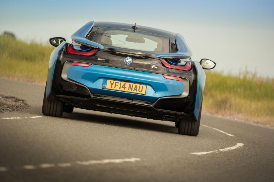  BMW i8 2014 года  (UK) (фото 51 из 69)